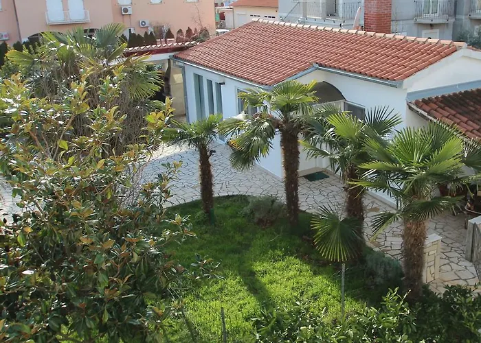 Cukon Διαμέρισμα Μεντουλίν